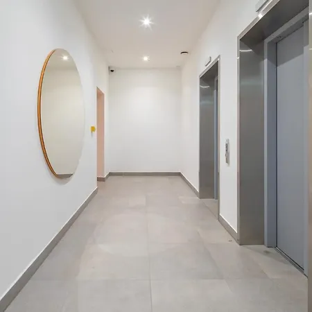 Modern Comfy Next To The River Apartamento *