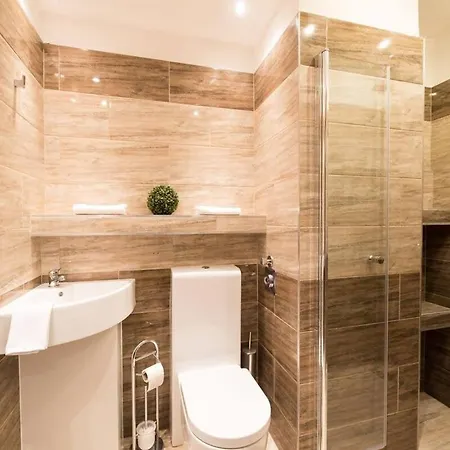 Ultra Large With Ac And Balcony Apartment Budapest