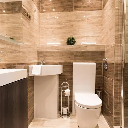 Ultra Large With Ac And Balcony Apartment