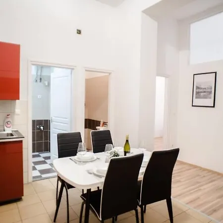 Very Spacious Ac Daire *