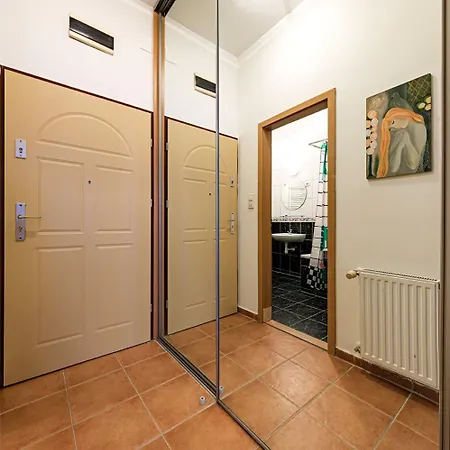 At The Synagogue - Jewish Quarter Apartment