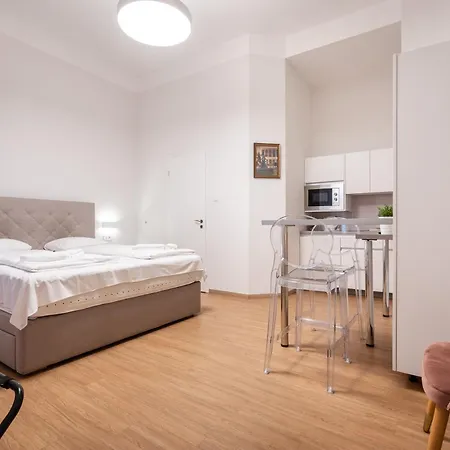 Klauzal Garden City Apartments- Studio K32 Apartment
