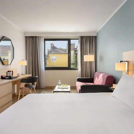 Hilton Garden Centre Hotel