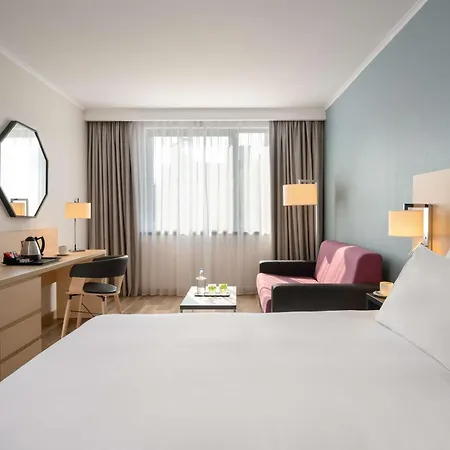 Hilton Garden Centre Hotel 4*