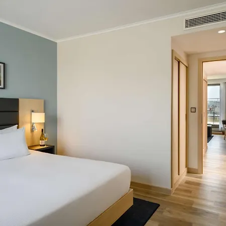 Hilton Garden Centre 4*