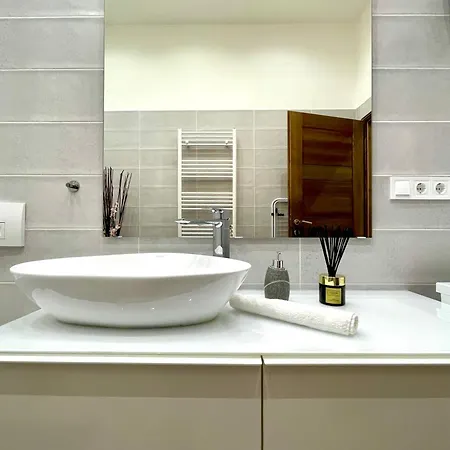 Апартаменты Smart Near The Westend City Center *