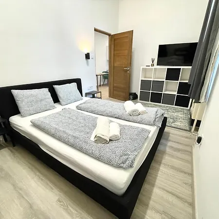 Апартаменты Smart Near The Westend City Center