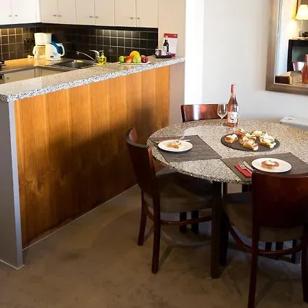 Apartahotel Adina 4*