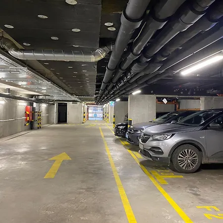 Apartment Marone Circles Comfortable For 4 With Parking *
