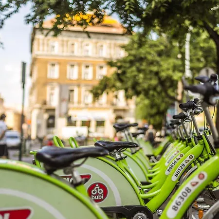 Marone Circles Comfortable For 4 With Parking Budapest