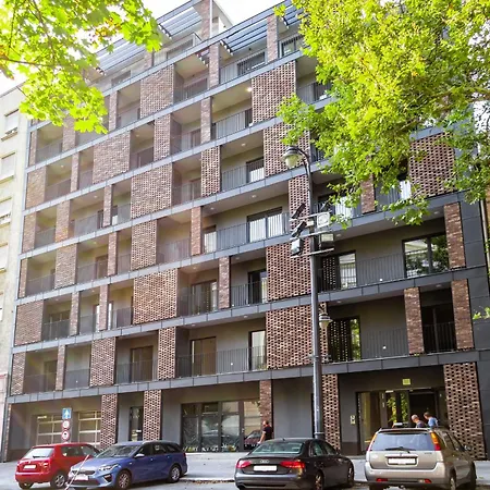 Apartment Marone Circles Comfortable For 4 With Parking *