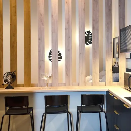 Monstera Apartment
