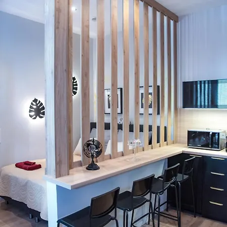 Monstera Apartment
