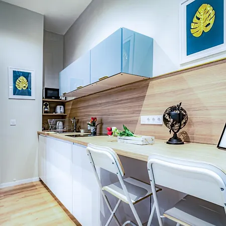 Monstera Apartment