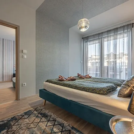 With Garage And Balcony In Center Apartmán Budapešť
