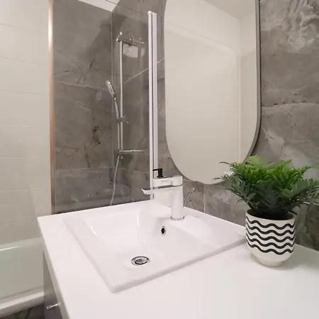 Kazinczy 2bdr With Ac, Smart Tv Apartment