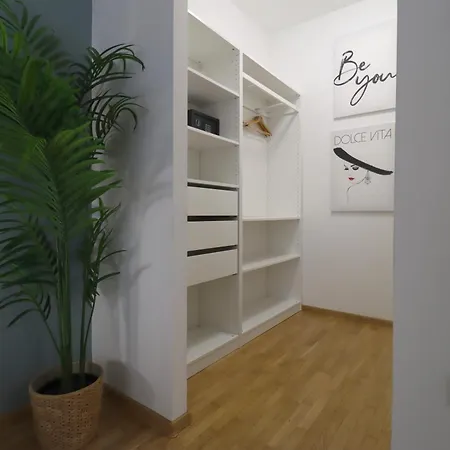 Kazinczy 2bdr With Ac, Smart Tv Apartment Budapest