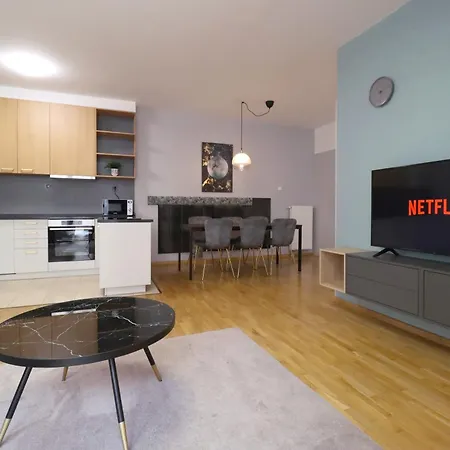 Kazinczy 2bdr With Ac, Smart Tv Apartment