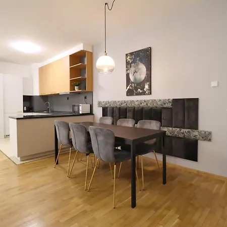 Apartment Kazinczy 2bdr With Ac, Smart Tv