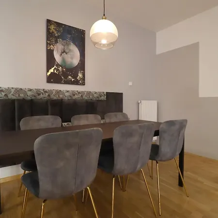 Kazinczy 2bdr With Ac, Smart Tv Budapest