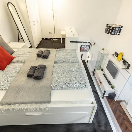 Apartment Red Fusion *