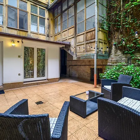 Museum With Large Terrace Appartement