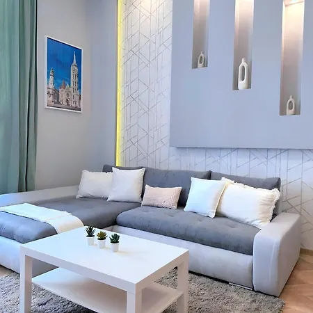 Appartement Lovely 3-bedroom In Downtown With Modern Design And Ac *
