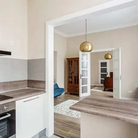 Apartment Hilltop Garden Budapest