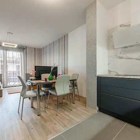 With Garage And Balcony In Center * Budapešť