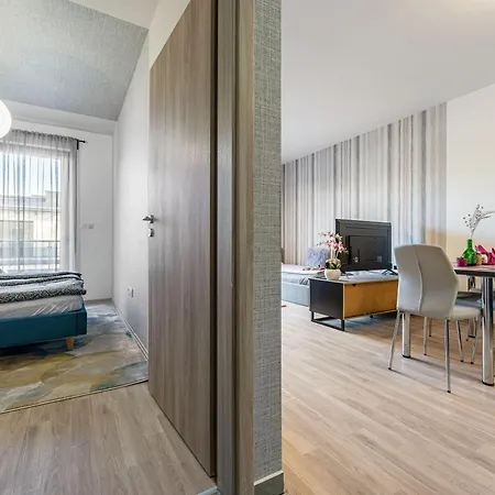 Apartmán With Garage And Balcony In Center *
