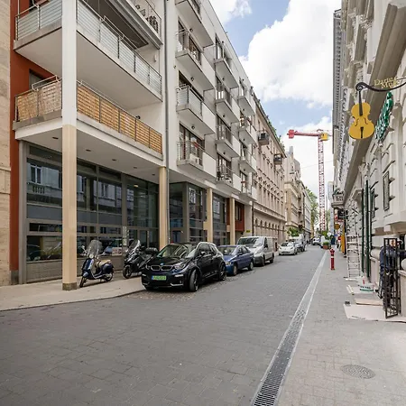 Apartment Of Serenity - 2 Bdr, Free Parking And Terrace Budapest