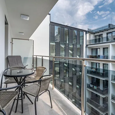 With Garage And Balcony In Center * Budapešť