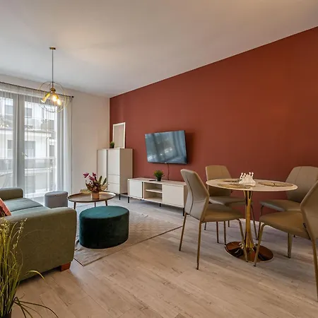 Apartmán With Garage And Balcony In Center Budapešť