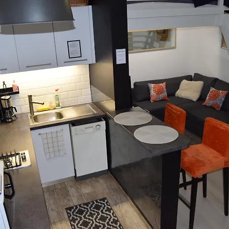 Castlehill The Perfect Blend Of Urban Living And Sightseeing Convenience * בודפשט