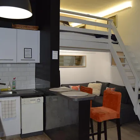 Castlehill The Perfect Blend Of Urban Living And Sightseeing Convenience בודפשט