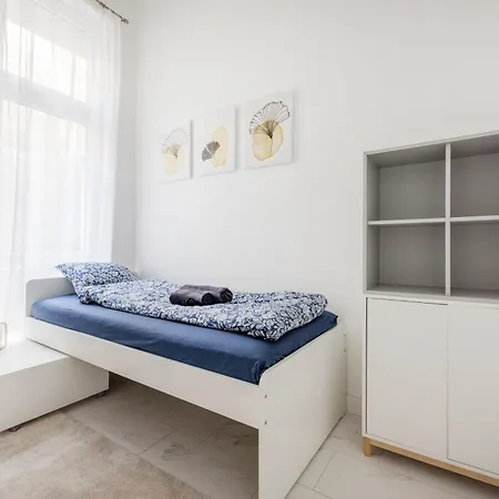 Apartment Chic And Spacious Retreat