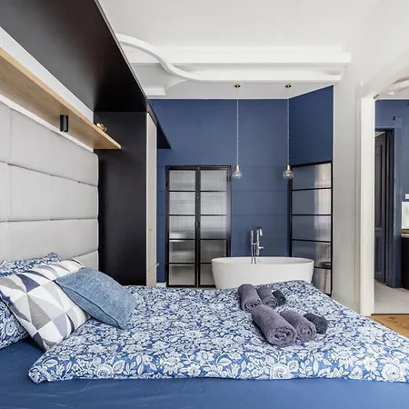 Apartment Chic And Spacious Retreat *