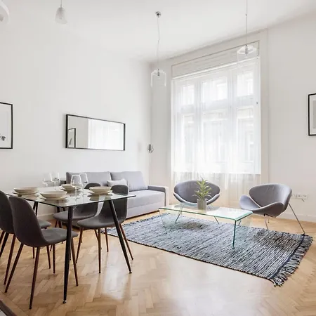 Apartment Chic And Spacious Retreat Budapest
