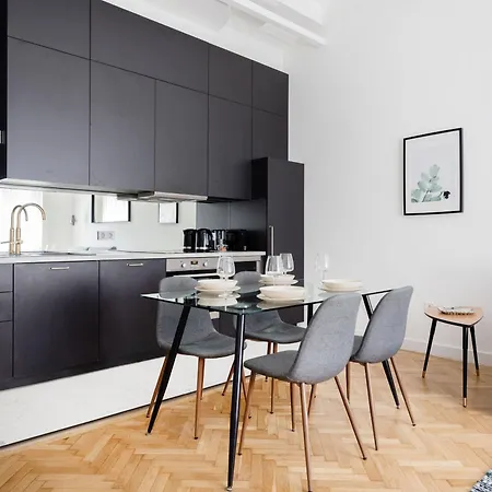 Chic And Spacious Retreat Apartment Budapest