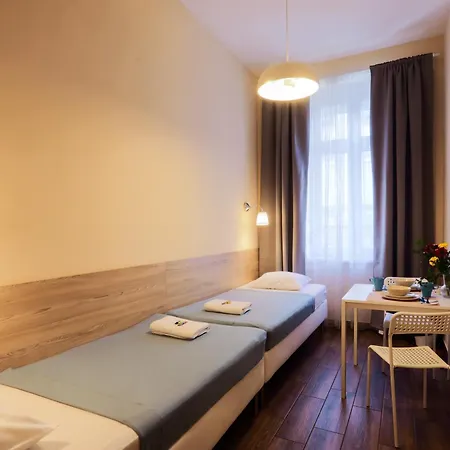 East Station Deluxe بيت ضيافة بودابست