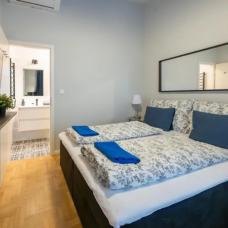 Zichy Family Boutique Apartament *