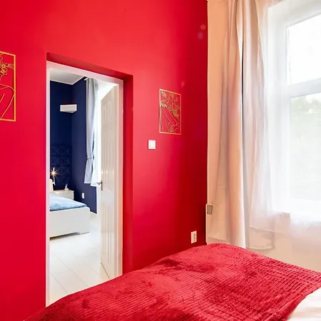 Free Parking - - Quiet Apartment *