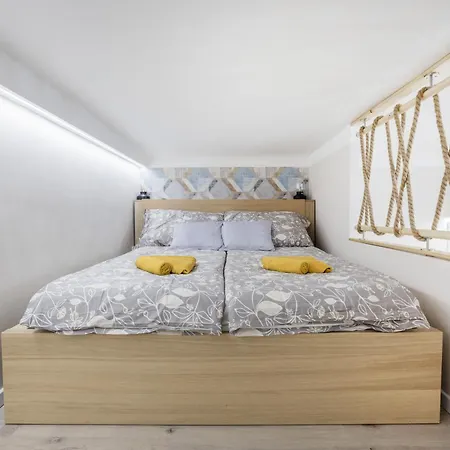 Stylish & Cozy Apartment *