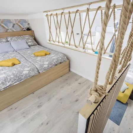 Apartment Stylish & Cozy