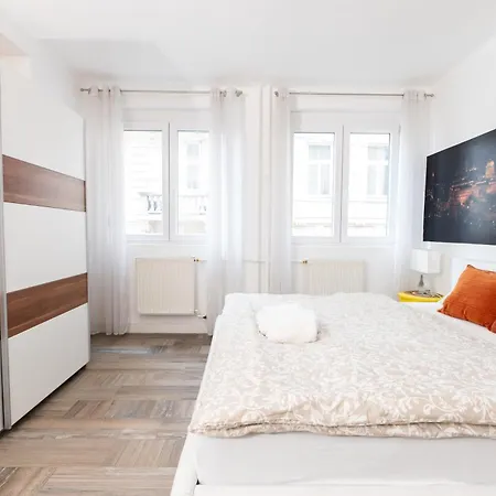 Superb Location & Chic W' 2bedroom Apartment Budapest