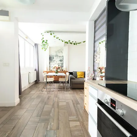 Apartment Superb Location & Chic W' 2bedroom