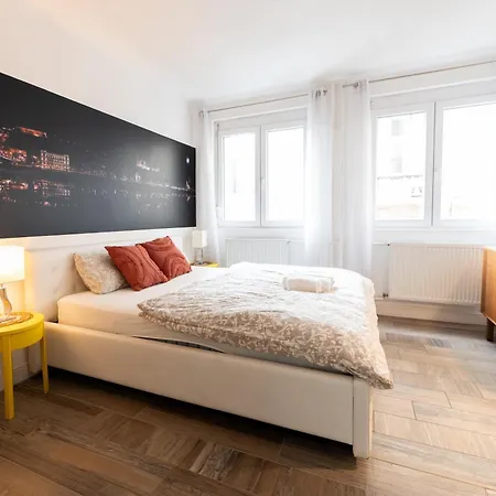 Superb Location & Chic W' 2bedroom * Budapest