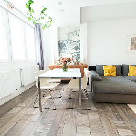 Superb Location & Chic W' 2bedroom Apartment *