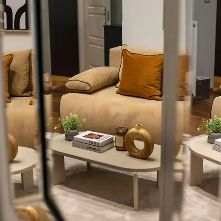 Διαμέρισμα Chic 1br Retreat Near New York Cafe With View