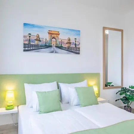 Apartment With Garden Terrace